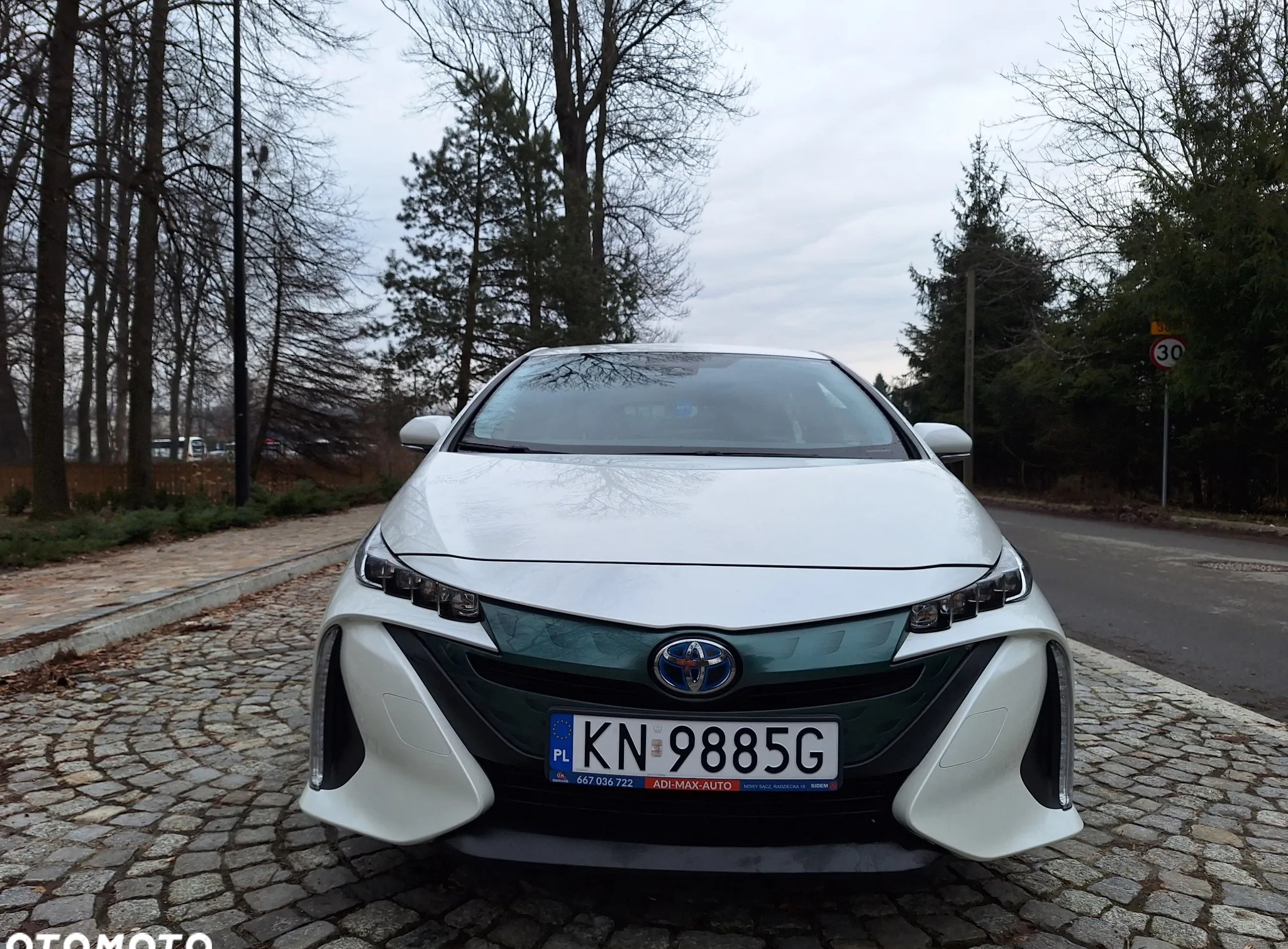 Toyota Prius cena 82000 przebieg: 130000, rok produkcji 2018 z Krajenka małe 191